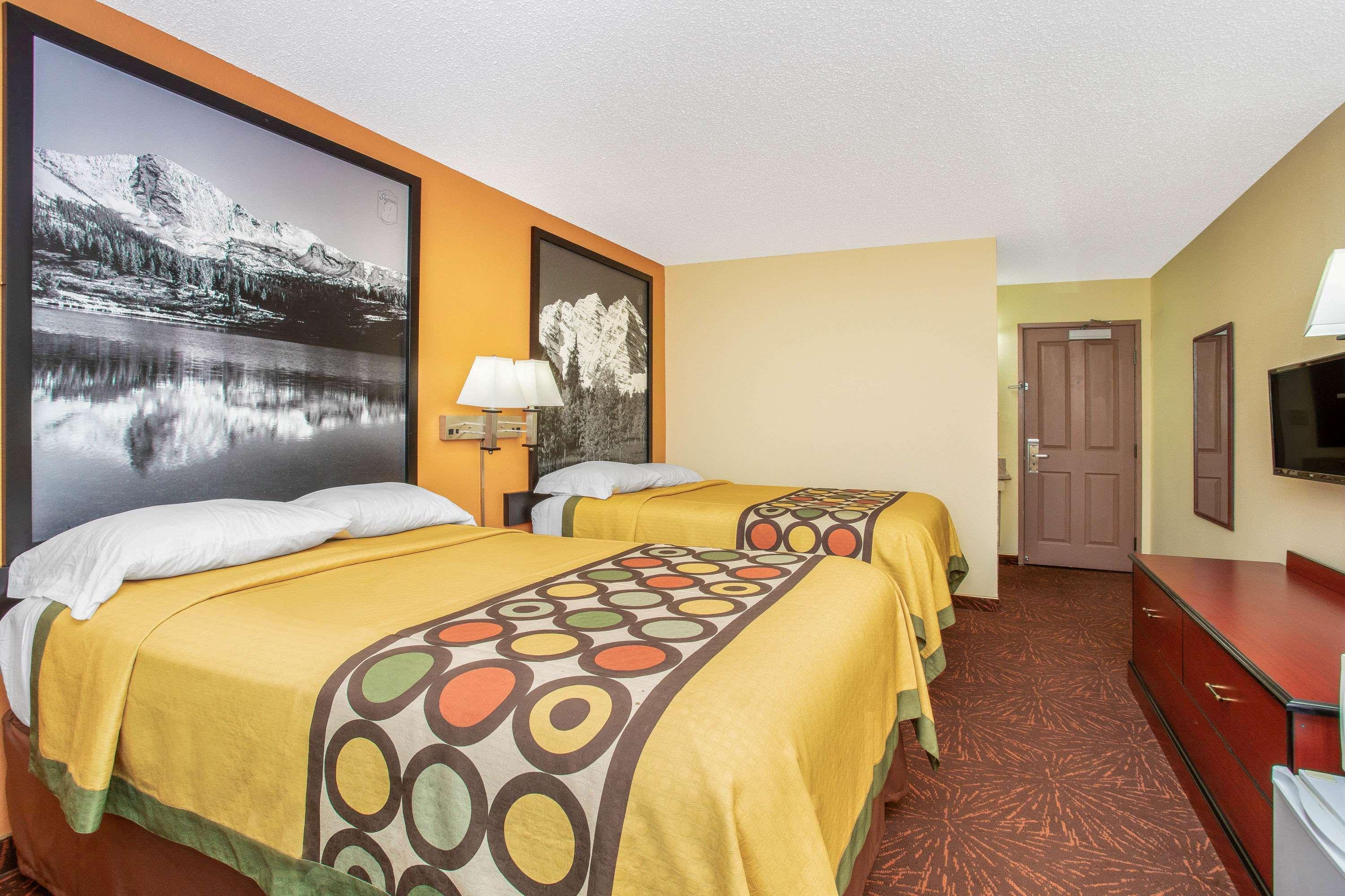 Oyo Hotel Castle Rock Co Downtown Bagian luar foto