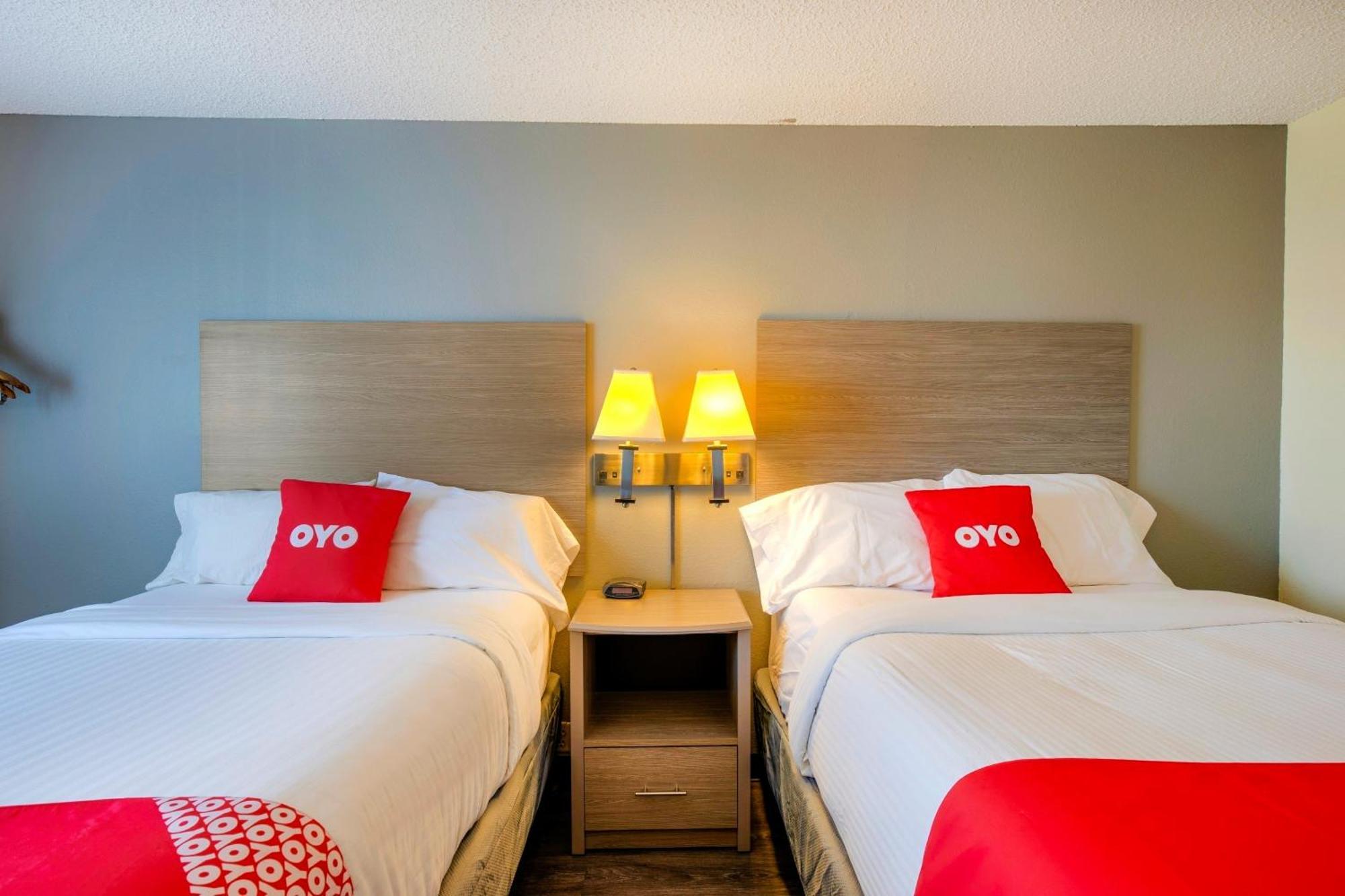 Oyo Hotel Castle Rock Co Downtown Bagian luar foto