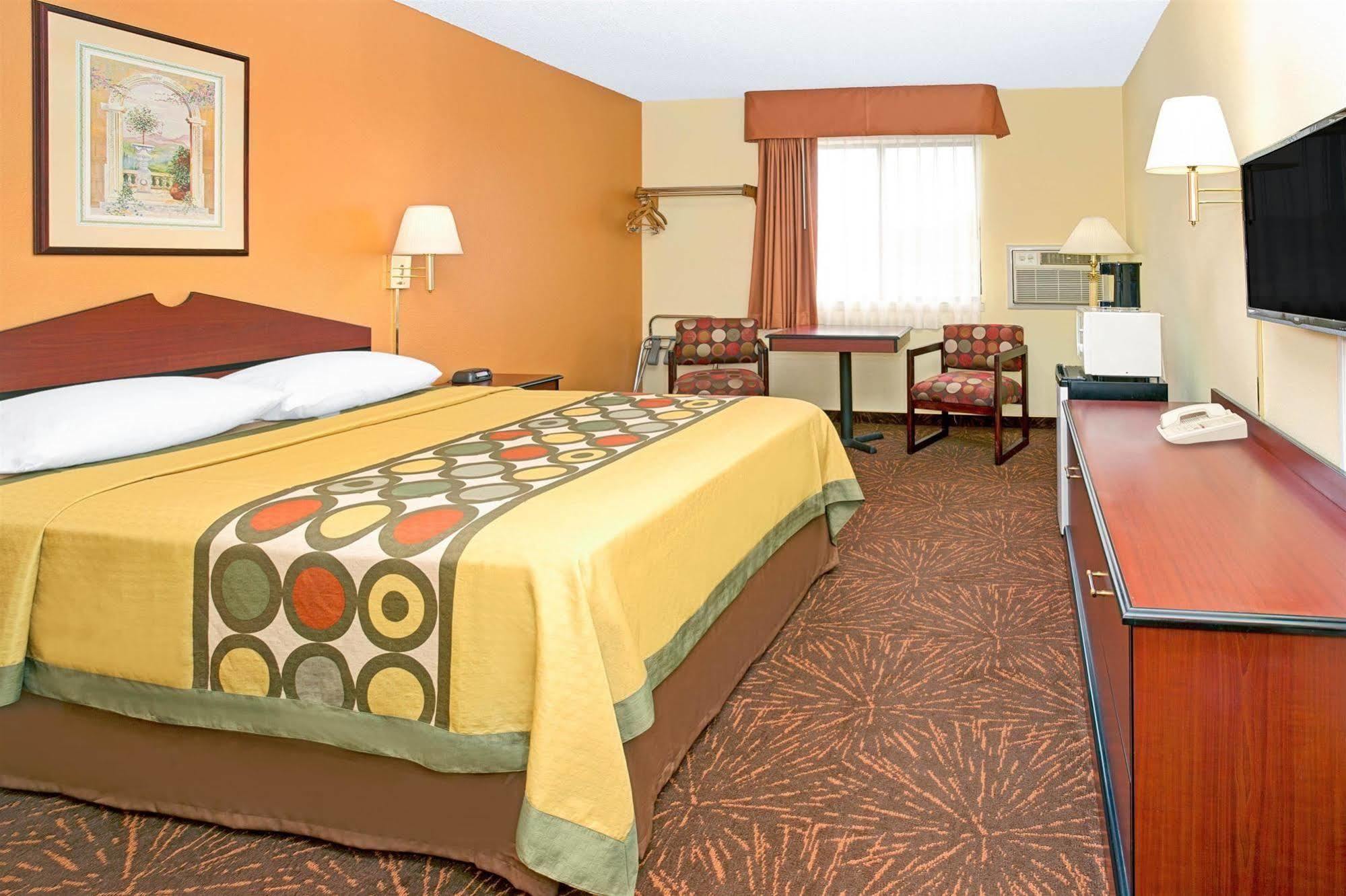 Oyo Hotel Castle Rock Co Downtown Bagian luar foto