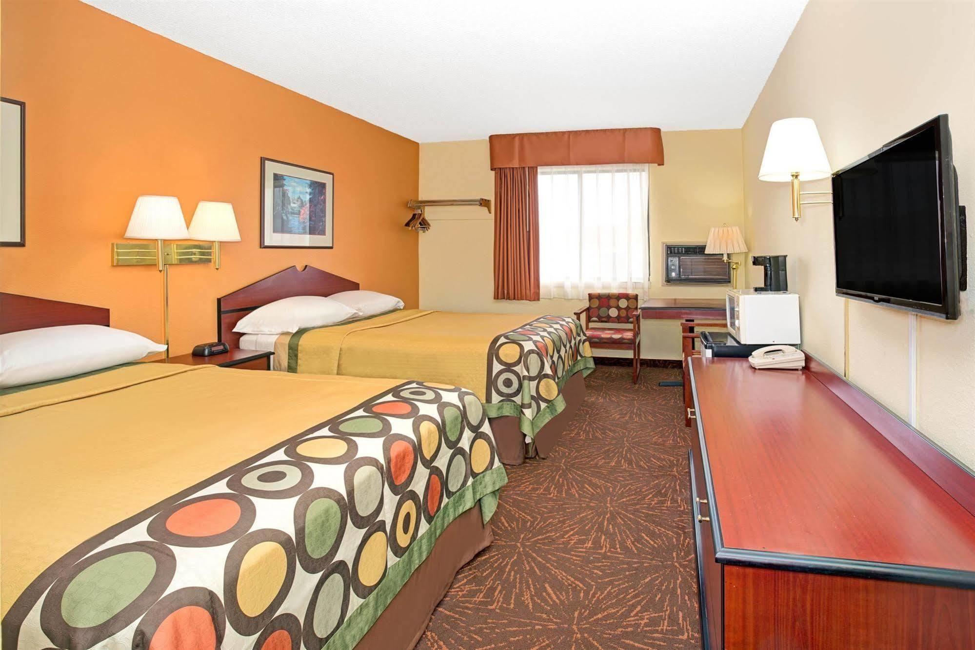 Oyo Hotel Castle Rock Co Downtown Bagian luar foto